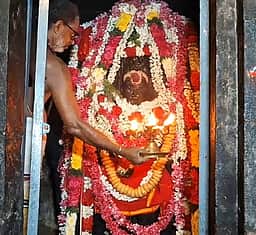 பைரவருக்கு சிறப்பு அபிஷேக, ஆராதனை