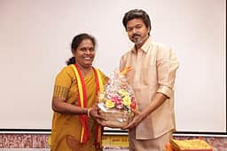 விருப்ப ஓய்வு  பெற்று 
தவெகவில் இணைந்த பள்ளி ஆசிரியை