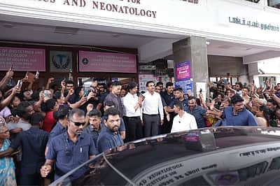 எழும்பூர் மருத்துவமனையில் முதல்வர் விஜய் ஆய்வு - புகைப்படங்கள்