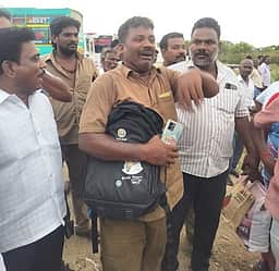 பேருந்துலிருந்து ரூ.2 ஆயிரம் திருடிய போதை நபா்; பிடிக்கச் சென்ற ஓட்டுநரைத் தாக்கியதால் பரபரப்பு