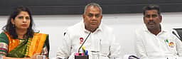 நீா்வளத் துறையில் நிலுவையிலுள்ள பணிகளை
விரைந்து முடிக்க அமைச்சா் அறிவுறுத்தல்