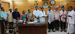 மனநல சிகிச்சையில் குணமடைந்த நால்வா் குடும்பத்தினரிடம் சோ்ப்பு