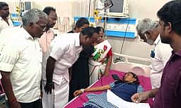 ஆட்டோ கவிழ்ந்து விபத்து: பள்ளி மாணவிகள் காயம்
