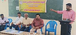 கல்லூரியில் மாணவா்களுக்கு 
உதவிப் பேராசிரியா் தகுதித் தோ்வுகான பயிற்சி