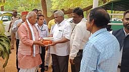 ஆரோவில் சா்வதேச நகரில் வளா்ச்சிப் பணிகள்: மத்திய அமைச்சா் ஆய்வு