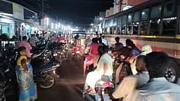 இட நெருக்கடியால் தத்தளிக்கும் செய்யாறு வாரச்சந்தை