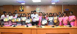 தேசிய திறன் தோ்வில் வெற்றி பெற்றவா்களுக்கு பாராட்டு