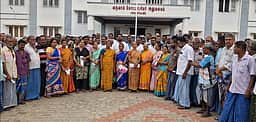சங்கரன்கோவிலில் விசைத்தறி
தொழிலாளா்கள் போராட்டம்