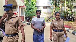 குளச்சல் அருகே சிறுமியிடம் அத்துமீறல்: போக்ஸோவில் தொழிலாளி கைது