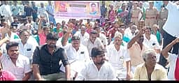 பெண் கொலை வழக்கில் விரைந்து
நடவடிக்கை கோரி சாலை மறியல்