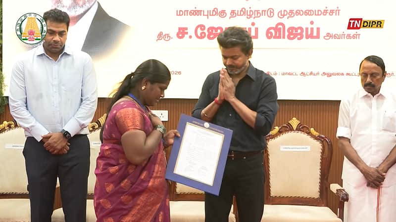 பணி நியமன ஆணைகளை வழங்கிய முதல்வர் விஜய்