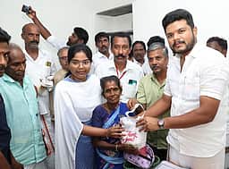 அமரடக்கியில் புதிதாக கட்டப்பட்ட
நியாயவிலை கடை திறப்பு