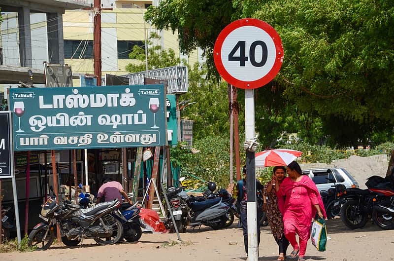 12.7.2026:TIRUNELVELI:STANDALONE:-Despite the Tamil Nadu governments order to close TASMAC outlets near bus stands, three TASMAC outlets remain around