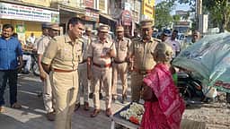 ஸ்ரீவில்லிபுத்தூரில் நடை ரோந்து தொடக்கம்: வியாபாரிகளிடம் குறைகளை கேட்ட எஸ்பி