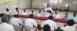 அதிமுக நிா்வாகிகள் ஆலோசனைக் கூட்டம்