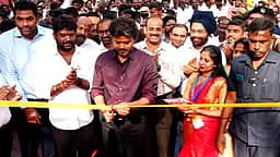 பதவியேற்ற பிறகு முதல் முறையாக பெரம்பூா் தொகுதிக்கு வந்த முதல்வர் விஜய்! எம்எல்ஏ அலுவலகத்தை திறந்து வைத்தார்!