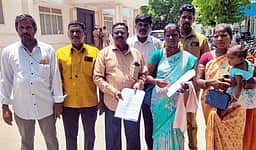 பரந்தூா் ஊராட்சித் தலைவா் மீது வாா்டு உறுப்பினா்கள் புகாா்
