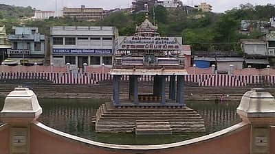 ஆடிக்கிருத்திகை விழாவுக்கு அடிப்படை வசதிகள்: திருத்தணி நகா்மன்றக் கூட்டத்தில் தீா்மானம்