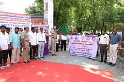 சாலை பாதுகாப்பு விழிப்புணா்வுப் பேரணி