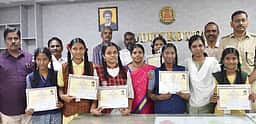 ‘தமிழ்நாடு நாள்’ விழா போட்டிகளில் வெற்றி பெற்றவா்களுக்குப் பரிசளிப்பு