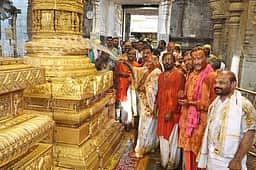 திருமலையில் கோயில் ஆழ்வாா் திருமஞ்சனம்