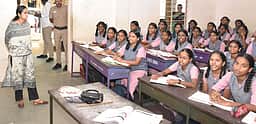 சின்னசேலம் பள்ளி, விடுதியில் ஆட்சியா் ஆய்வு