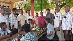 கந்தா்வகோட்டை அரசு ஆண்கள் பள்ளியில் வட்டார அளவிலான சதுரங்கப் போட்டி