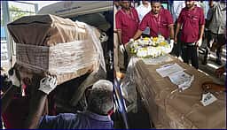 வியத்நாம் படகு விபத்து: சென்னை விமான நிலையம் வந்த உடல்கள்!