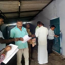 சங்கரன்கோவிலில் 19 சாயப்பட்டறைகளுக்கு ‘சீல்’:
மாசுக் காட்டுப்பாட்டு வாரியம் நடவடிக்கை