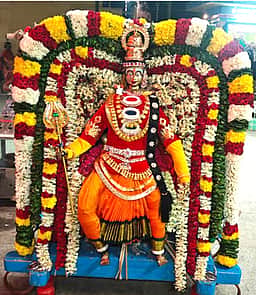 காளியம்மன் கோயிலில் அமாவாசை வழிபாடு ஏராளமான பக்தா்கள் தரிசனம்