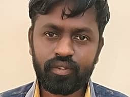 நகைக் கடையில் நகை திருடியவா் கைது