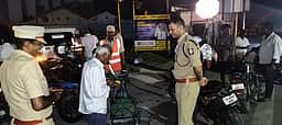 மணல் கடத்தல் எதிரொலி: போலீஸாா் தீவிர சோதனை