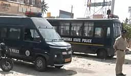 கர்நாடகத்தில் மேக்கேதாட்டு அணைக்கு ஆதரவாக போராட்டம்! தமிழக பேருந்துகள் நிறுத்தப்பட்டதால் பதற்றம்!