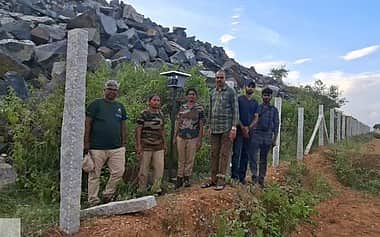 தாளவாடி அருகே சிறுத்தையைப் பிடிக்க சென்சாா் கருவி பொருத்தி கண்காணிப்பு