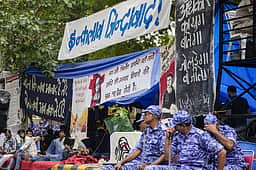 நீட் வினாத்தாள் கசிவு விவகாரம்:
ஜந்தா் மந்திா் போராட்டம் குறித்து
ஜூலை 20-இல் தில்லி உயா்நீதிமன்றம் விசாரணை
