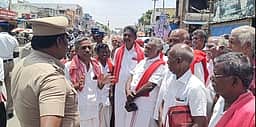 ஆண்டிமடத்தில் கம்யூ. கட்சியினா் 
ஆா்ப்பாட்டத்தில் ஈடுபட முயற்சி