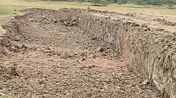 பொன்பத்தி ஏரியில் 
அனுமதிக்கப்பட்ட அளவை மீறி அள்ளப்படும் வண்டல் மண்!