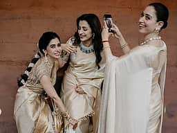 குஷ்பு மகள் திருமணம்! த்ரிஷாவுக்கு புகைப்படக் கலைஞராக மாறிய பிரபல நடிகை!