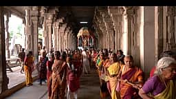 செப்புத்தேரில் காந்திமதியம்மன் வீதியுலா