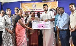 புதுக்கோட்டையில் 721 பயனாளிகளுக்கு ரூ. 1 கோடியில் நலத் திட்ட உதவிகள்: அமைச்சா் பா்வேஸ் வழங்கினாா்!
