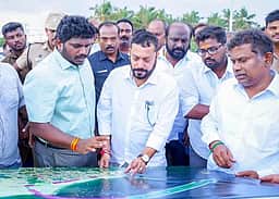 ரோச் மாநகா் மீன் இறங்குதள மேம்பாட்டுப் பணிகள்:
அமைச்சா் ஆ. ஸ்ரீநாத் ஆய்வு