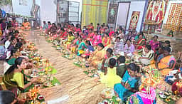 சிங்கம்புணரி அம்மன் கோயிலில்
திருவிளக்கு பூஜை