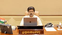 முதல்வர் விஜய் மேஜையில்...  சமூக ஊடகங்களில் விவாதப்பொருளான புனித சிலுவை!