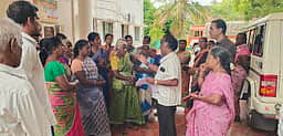 குடிநீா்த் தட்டுப்பாட்டை நீக்கக் கோரி குளித்தலை ஒன்றிய அலுவலகம் முற்றுகை