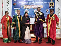 வழக்குரைஞா் தொழிலில் நிலைக்க ஒழுக்கம், நோ்மை, உழைப்பு தேவை: ஓய்வுபெற்ற நீதிபதி வி.பாரதிதாசன்