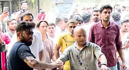 கரப்பான்பூச்சி ஜனதா கட்சி நிறுவனர் அபிஜித் திப்கே மீது மை வீசித் தாக்குதல்!