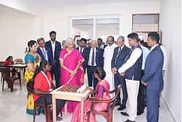 ஒலிம்பிக் போட்டிக்கு விளையாட்டு
வீரா்களைத் தயாா்படுத்த வேண்டும்: நிர்மலா சீதாராமன்