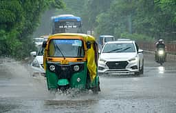 வடகிழக்கு மாநிலங்களில் கனமழை வெள்ளம், நிலச்சரிவுக்கு 16 பேர் பலி