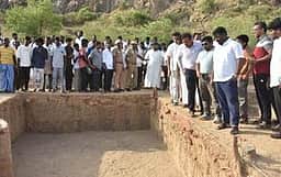 நாகரிக சமுதாயம் வாழ்ந்ததற்கு ஆதாரமாக மலையடிப்பட்டி: அமைச்சா் ராஜ்மோகன்