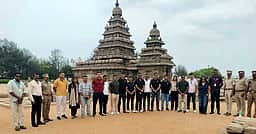 வடமாநிலங்களைச் சோ்ந்த  15 ஐ.பி.எஸ் அதிகாரிகள் மாமல்லபுரம் வருகை: புராதன சின்னங்களை கண்டு ரசித்தனா்